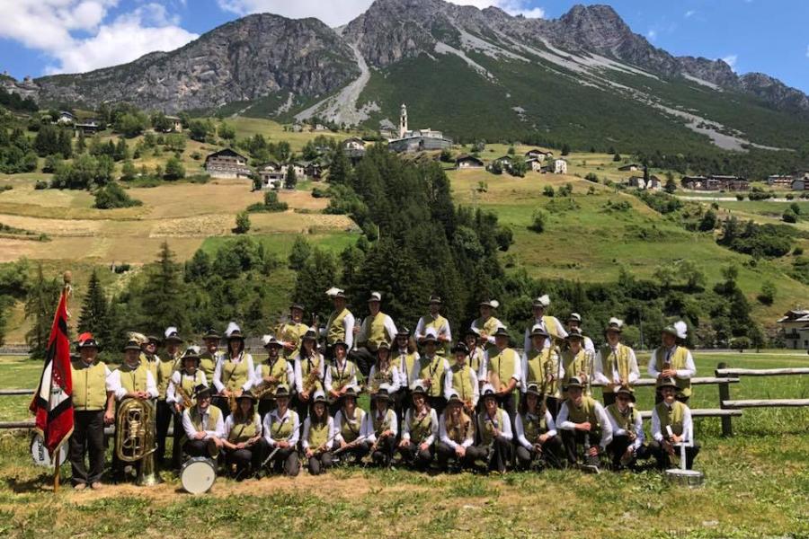 Concert de la fanfare "Musikkapelle La Lira" et de la chorale "Singen mit Herz"