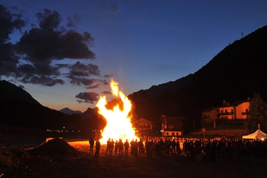 Traditional fire of S. Giovanni