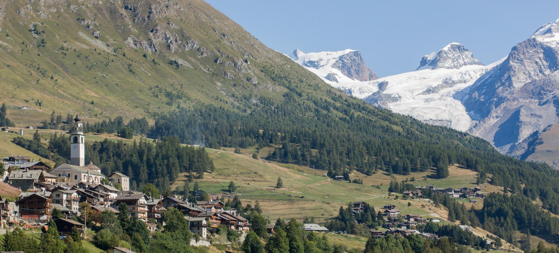 Vista Val d'Ayas - Monterosa  E' tempo di libertà