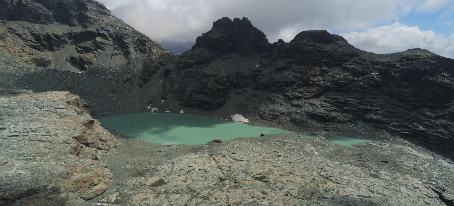 Immagine aerea del Gran Lago di Tzère.