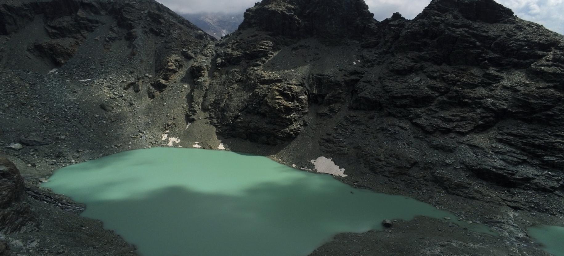 Immagine aerea del Gran Lago di Tzère.