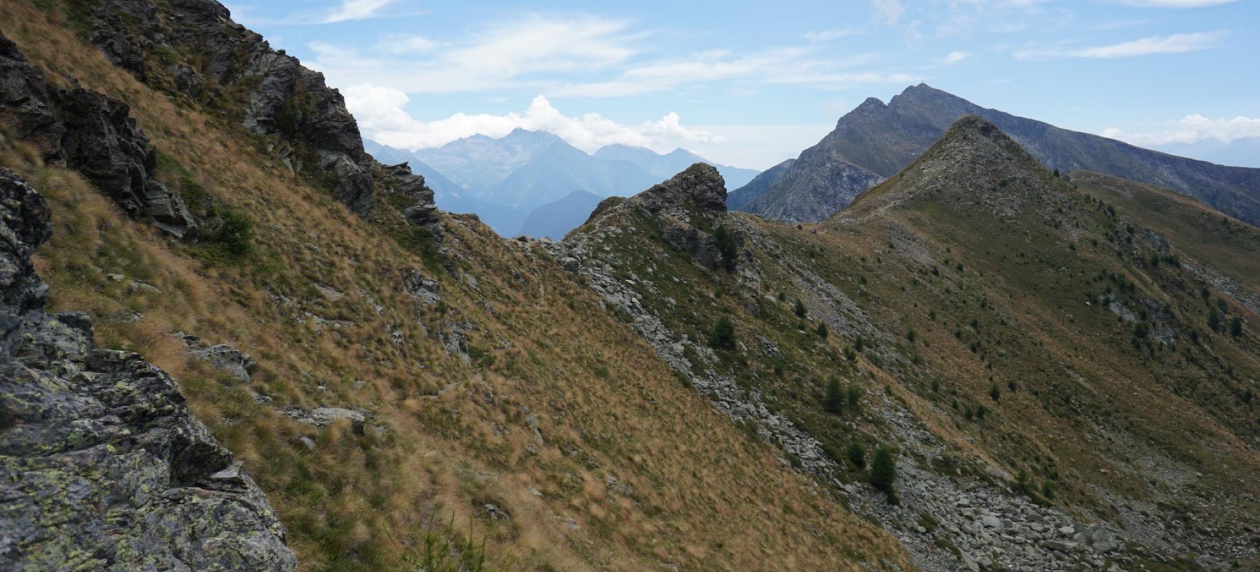 Aggiramento delle rocce sulla confluenza delle due creste.