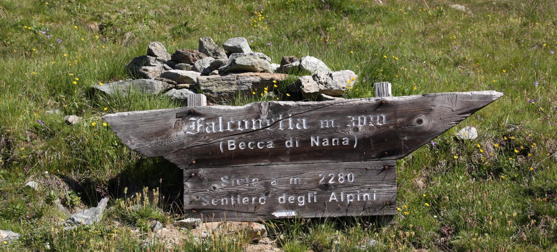 Il cartello del Sentiero degli Alpini.