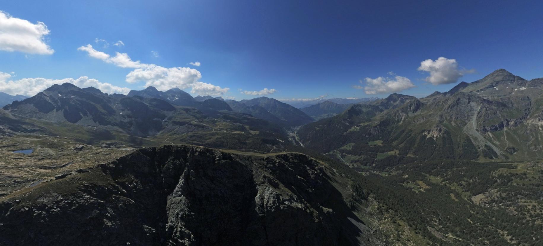 Panoramica aerea della cima del Palon di Resy da nord.