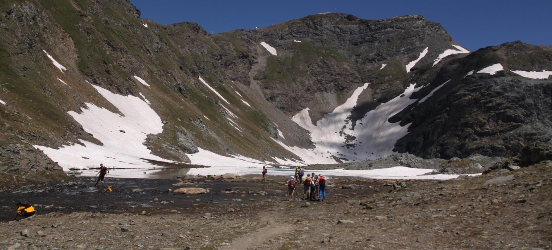 Arrivo al Gran Lago delle Cime Bianche.