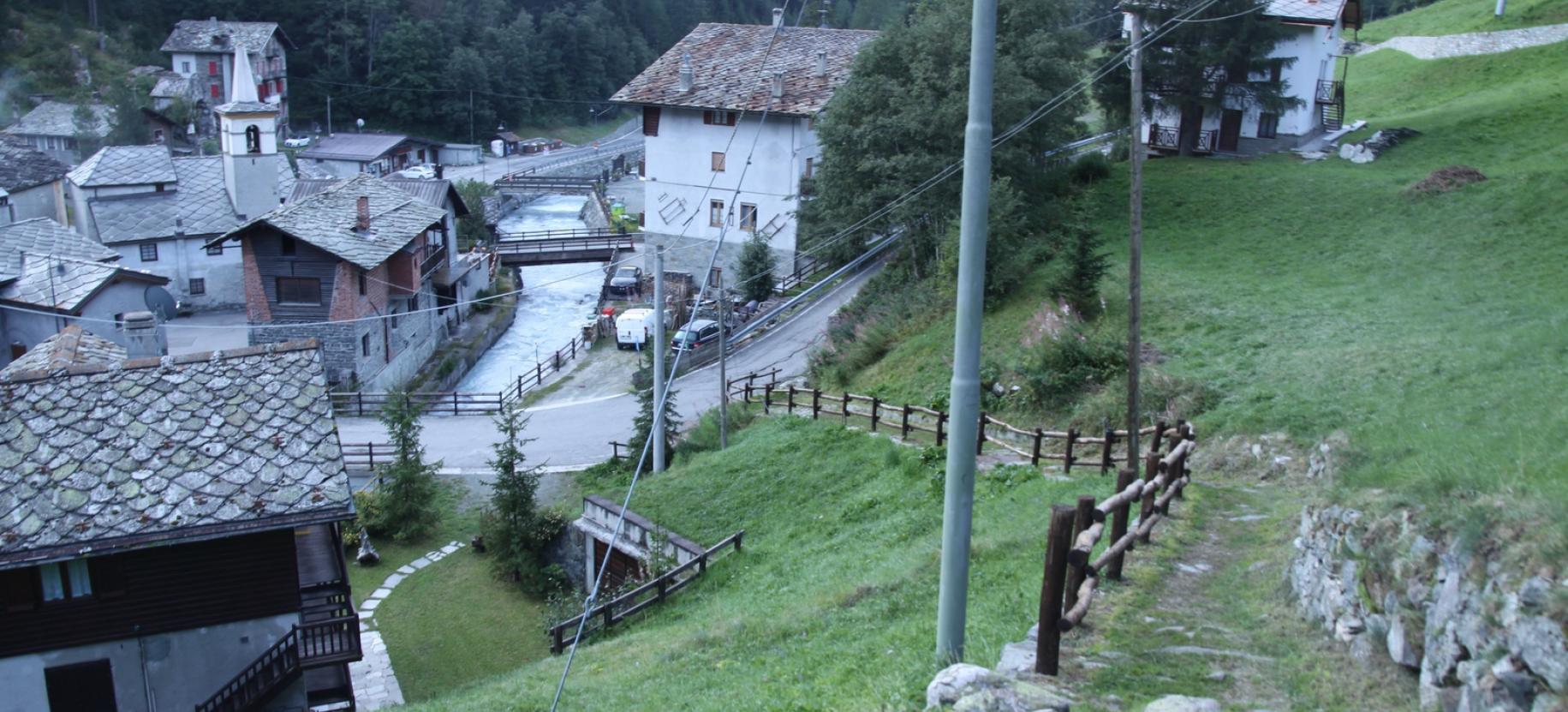 La primissima rampa del sentiero.