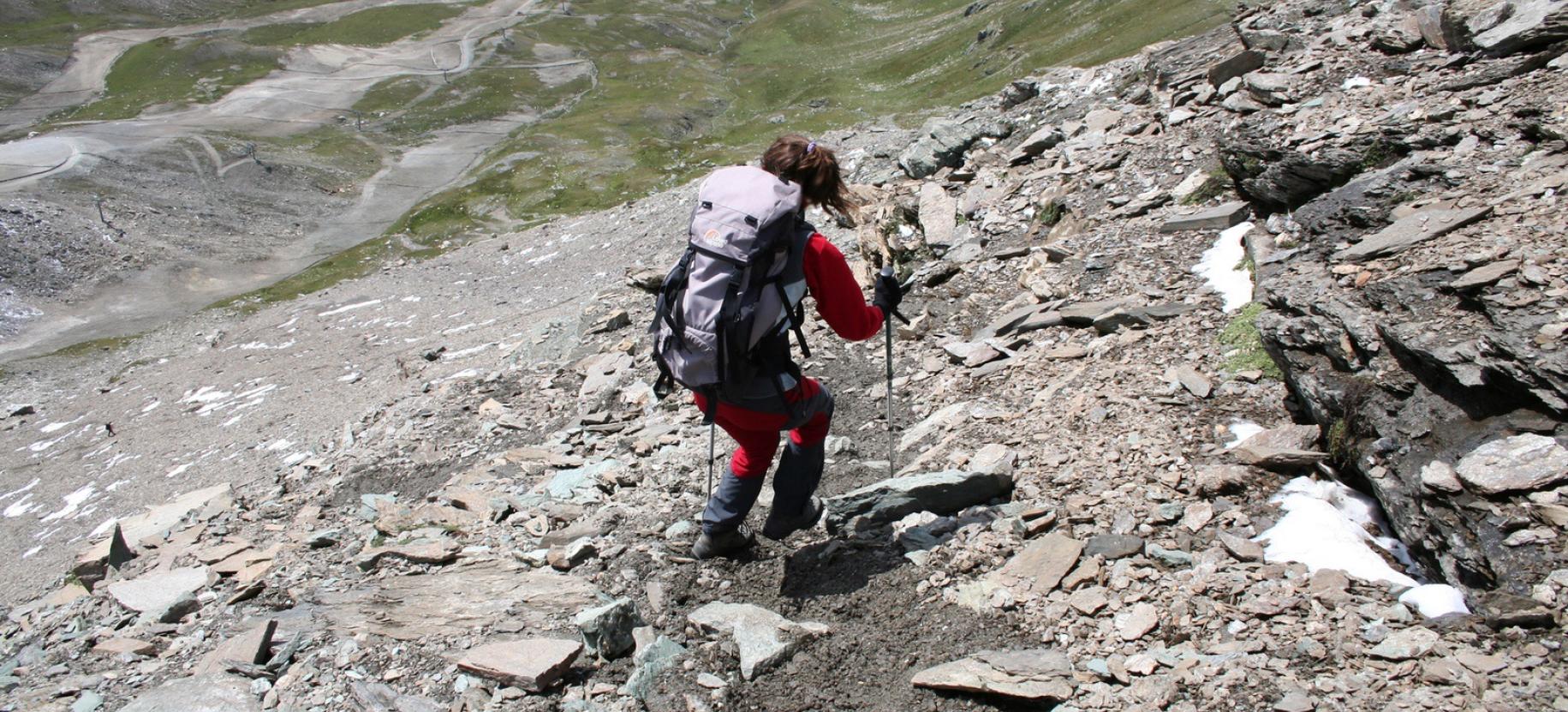 Discesa ripida dalla cima.