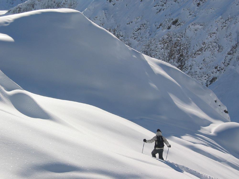 FREERIDE AVEC LES GUIDES D’AYAS : À LA RECHERCHE DE LA VALLÉE PERDUE