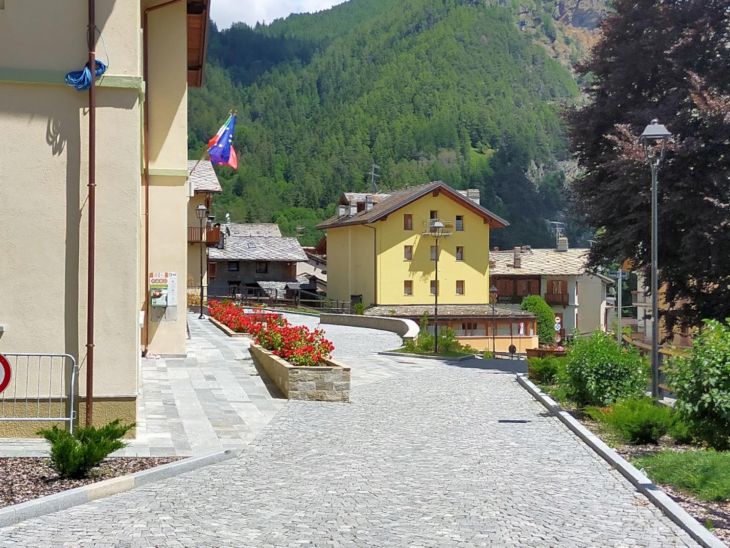 Piazza del Municipio  Terre degli Challant - Le radici dell'autonomia valdostana