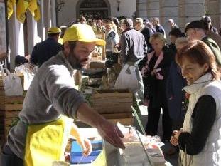 ANNULLATO - Lo Tsavèn - mercato dei prodotti locali