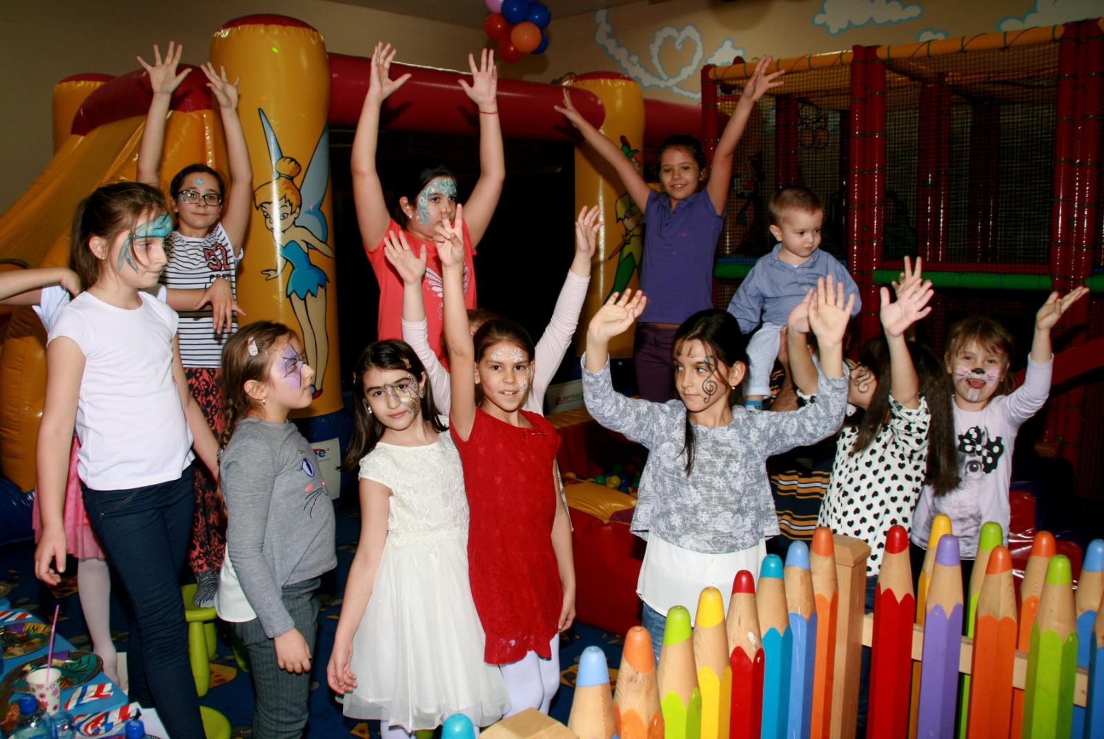 Bimbi travestiti Spettacolo teatrale "Meneghino alle Olimpiadi"