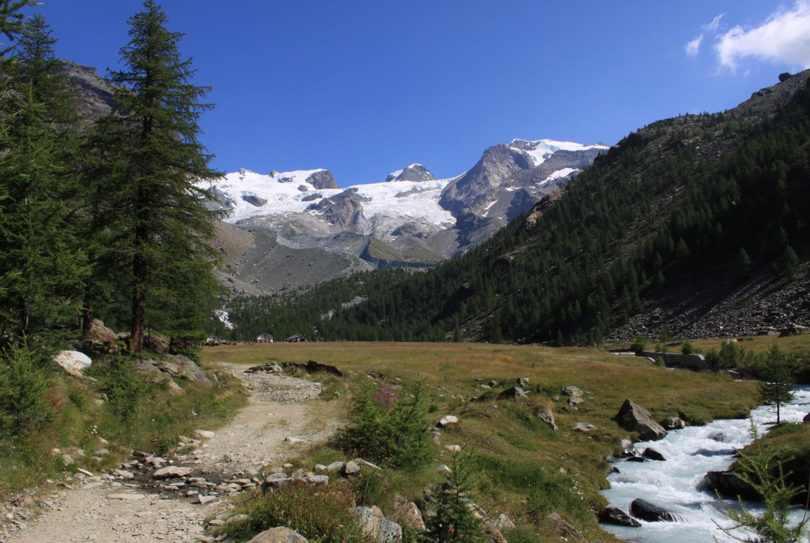 Panorama sul Rosa dall’estremità sud del Pian di Verra Inferiore.