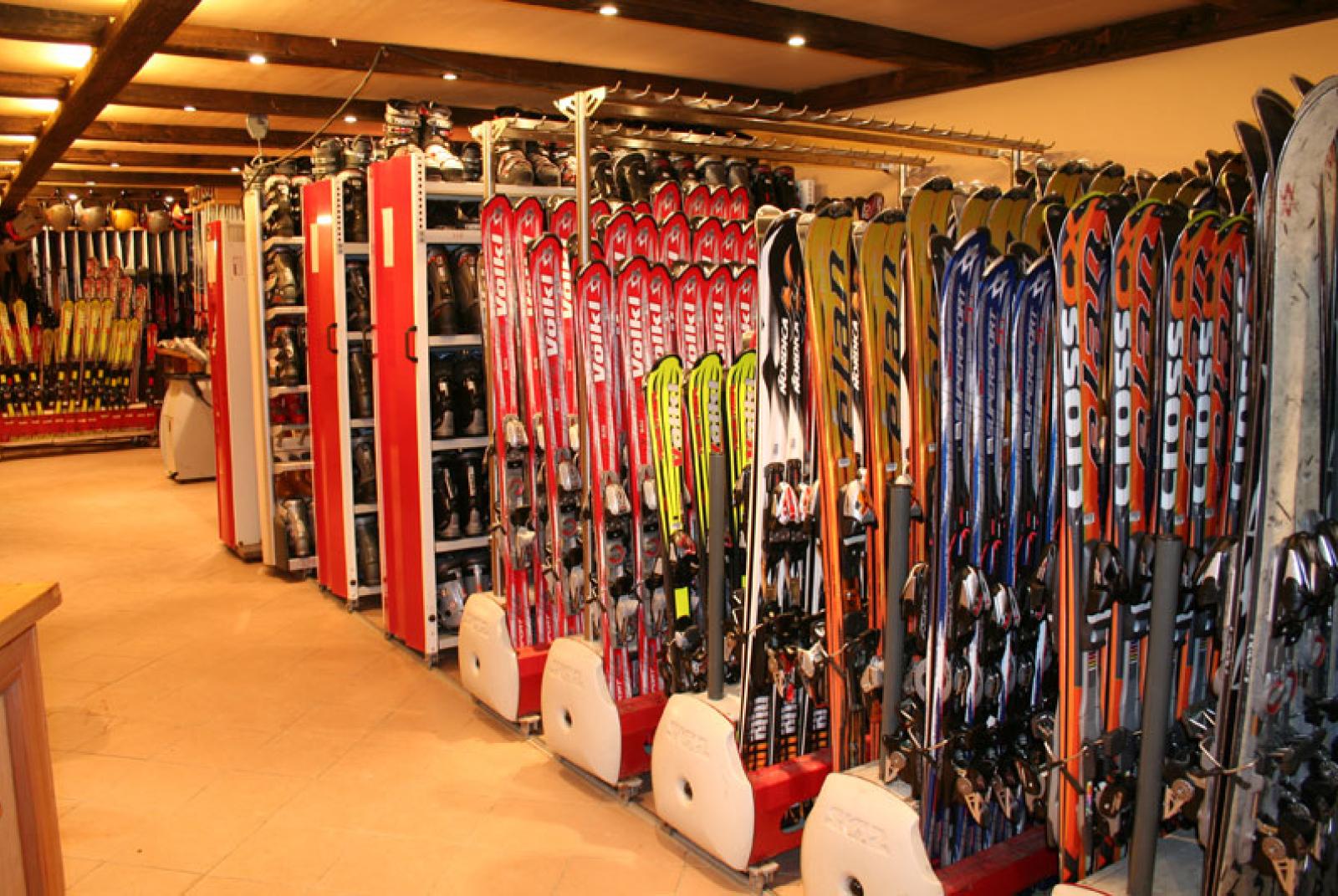 TAKO SKI RENTAL